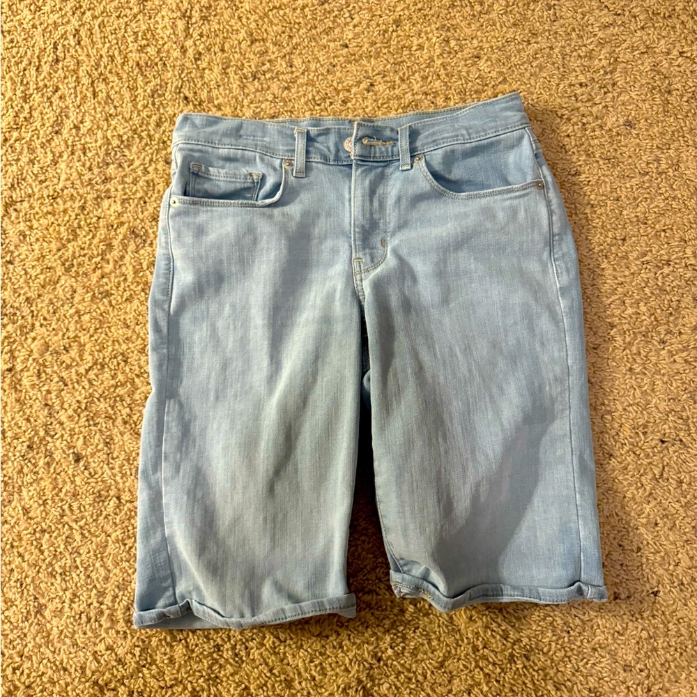 Blue levi’s special Bermuda jorts W27